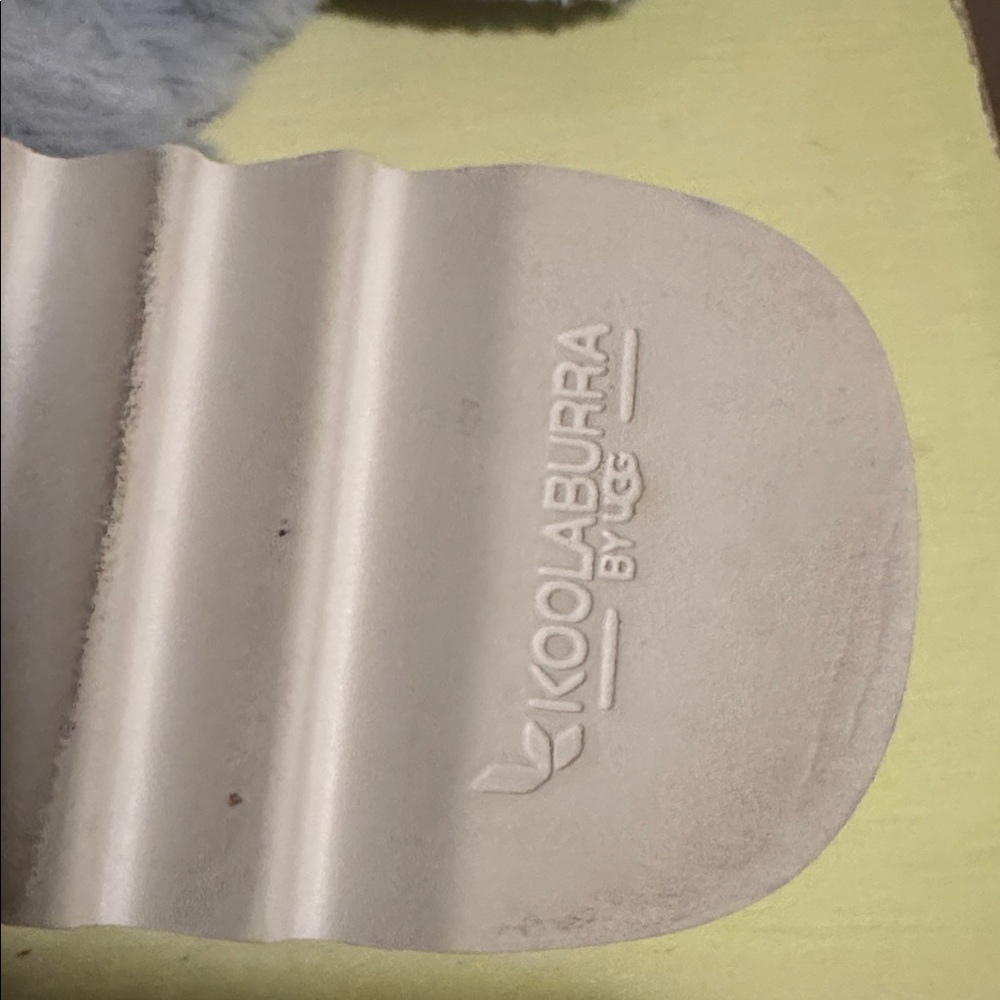 EUC Koolaburra by Ugg Women's Soft Gray Sandals - Picture 7 of 8